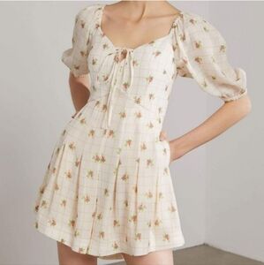 J.Ing Cream Pink Floral Romper Stretcy Back Tie-Front NEW Size Large Girly Boho